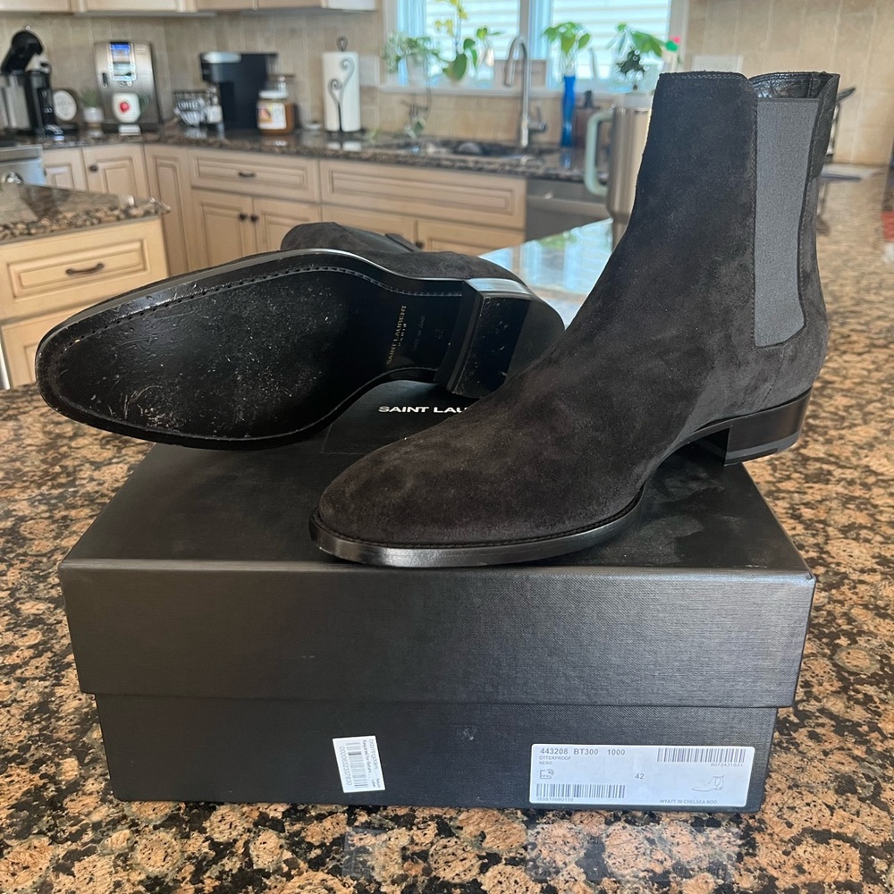 Men's boots 8.5